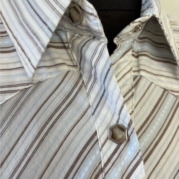 Roper Blouse with Cuff Embroidery - Picture 5 of 8